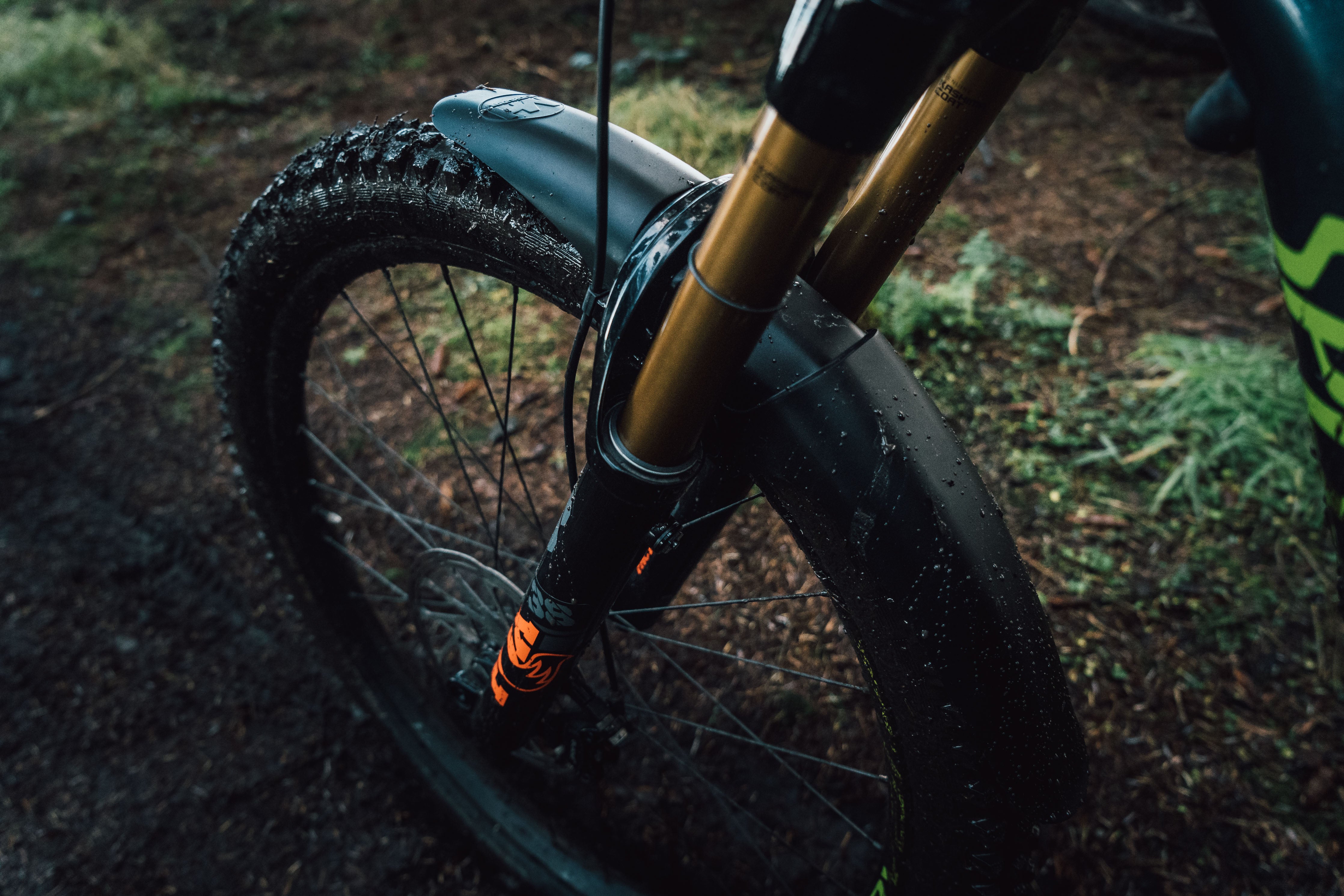 Mudhugger EVO Bolt-On (LONG) default fitting for most FOX (OPTIONS FOR ZEB, RECON, LYRIK,PSYLO, DVO AND OHLINS SEE BELOW)