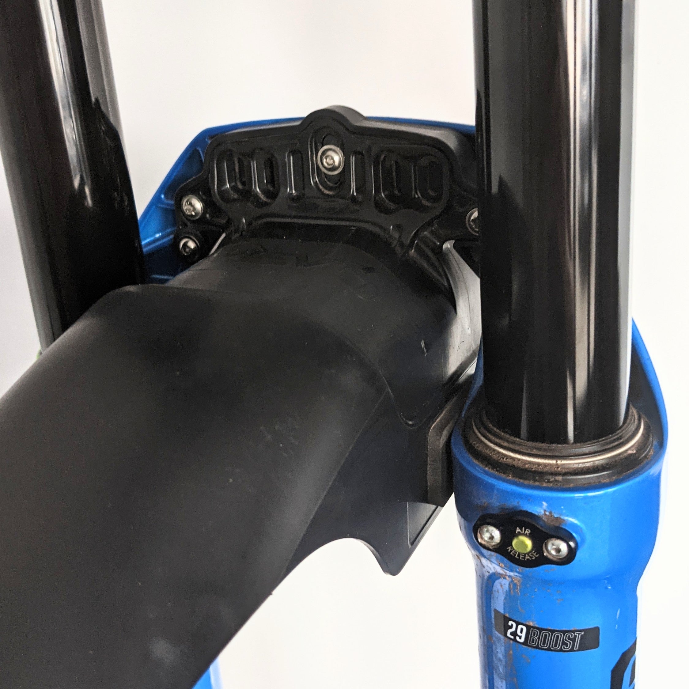 SHORTY EVO Bolt-On Mudhugger for most FOX forks (OPTIONS FOR ZEB, RECON, LYRIK, DVO AND OHLINS SEE BELOW)